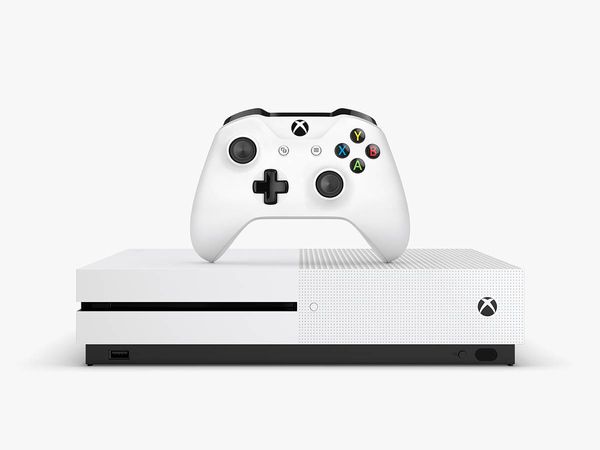 Xbox One S Türkiye’de!